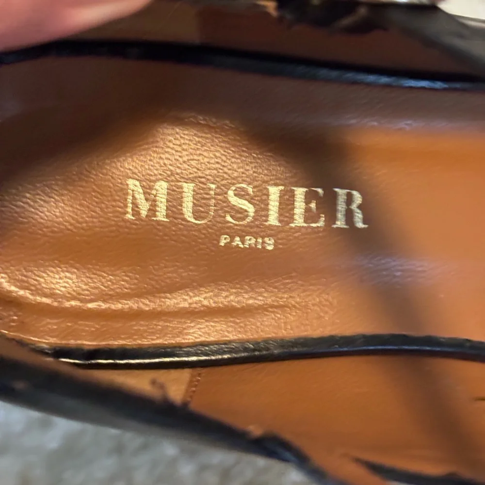 Musier Paris Bobbie’s in Black - Picture 5 of 9